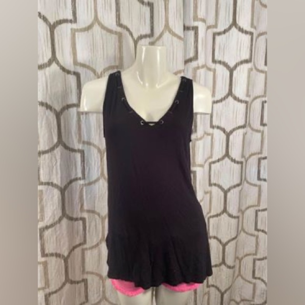Women’s medium 24/7 Maurice’s tank top
